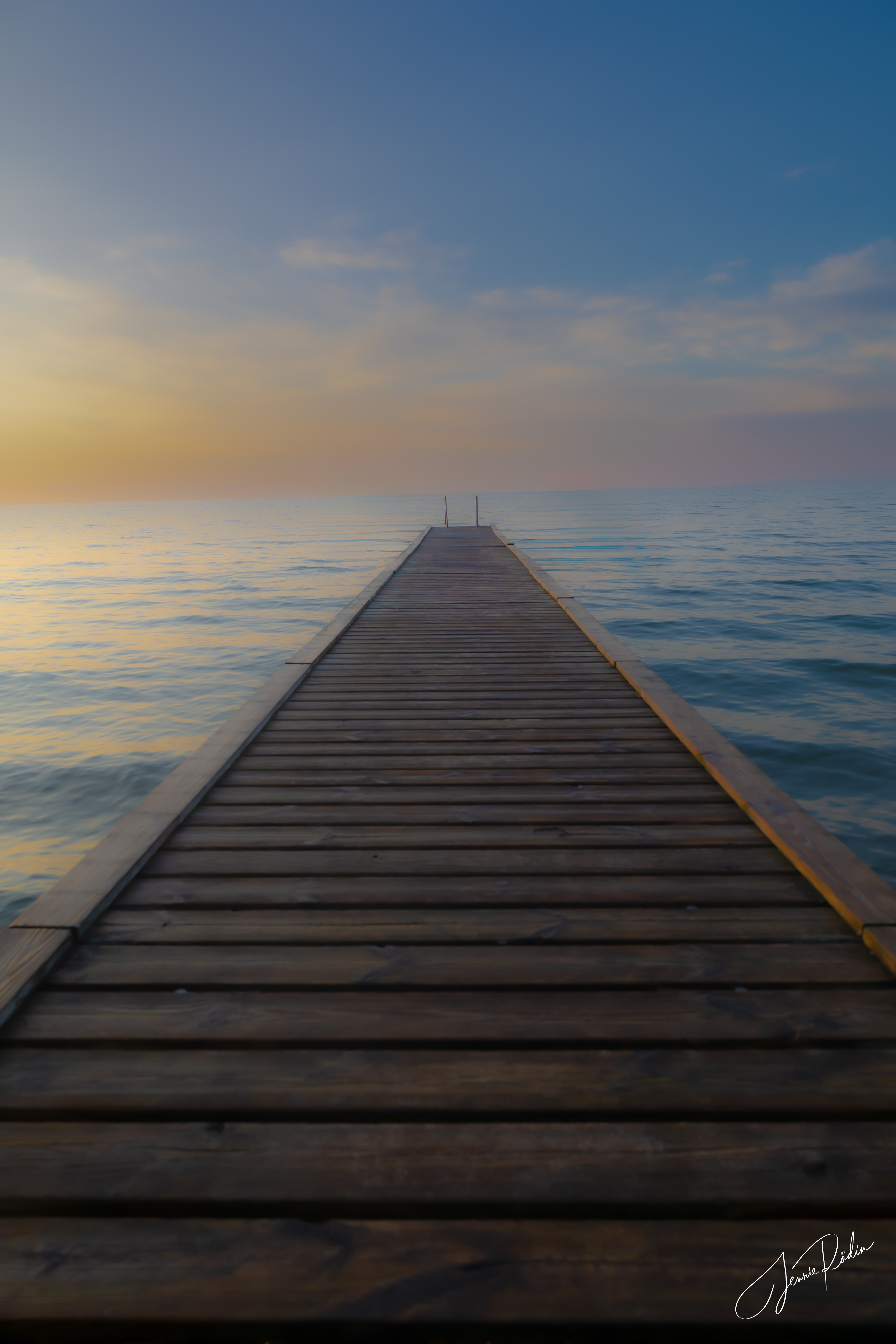 En rolig bro ud over havet